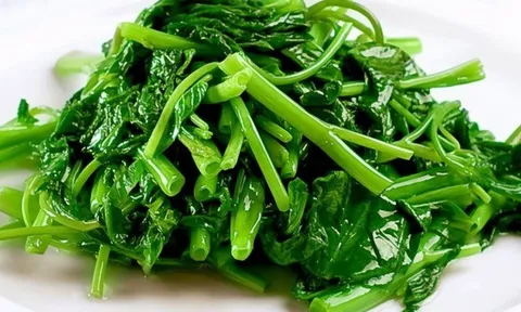 Bí quyết luộc rau xanh mướt, ngon ngọt "chuẩn" nhà hàng