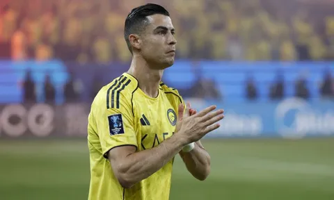 Ronaldo từ bỏ huy chương bạc