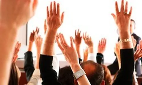 Phía sau bục giảng dạy làm giàu: Sự im lặng của những báo cáo tài chính