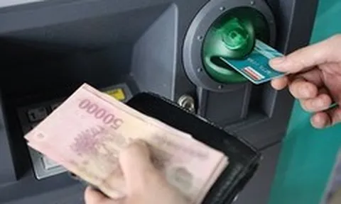 Người dùng có thể đối mặt rủi ro pháp lý nghiêm trọng nếu rút tiền, nhận  chuyển khoản từ các giao dịch sau