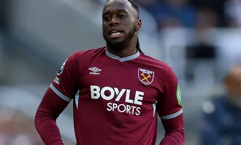 Đội Premier League thứ 3 xuống hạng lộ diện