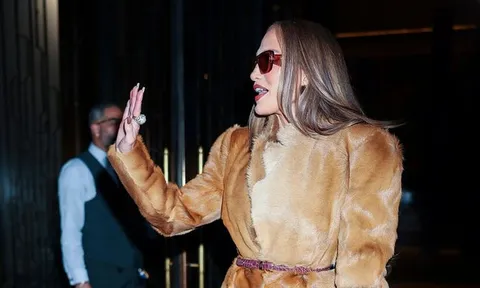 Jennifer Lopez gây tranh cãi