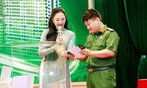 Valenta Nguyễn Xiển minh bạch bốc thăm căn hộ cho chiến sĩ CAND
