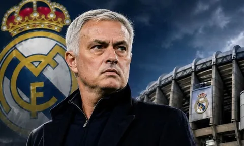 Mourinho trở thành HLV Real Madrid