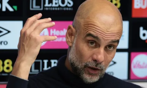 Pep Guardiola vung tiền sau khi rời Man City
