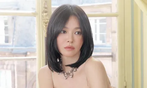 Song Hye Kyo xứng danh 'nữ hoàng nhan sắc' với loạt ảnh hậu trường táo bạo