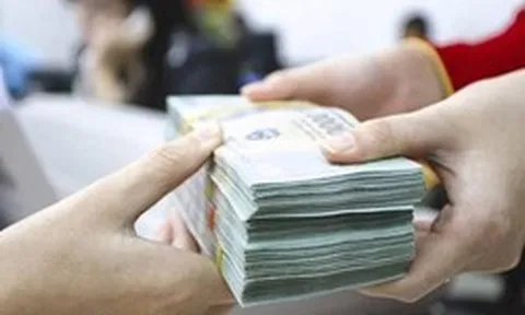 Cụ ông mở sổ nhiều sổ tiết kiệm hơn 300 triệu, đến hạn không tất toán, tự động tái tục rồi kiện ngân hàng