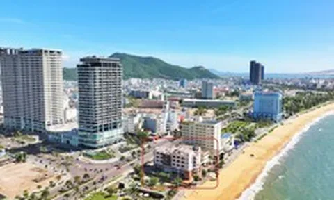 Cận cảnh tháo dỡ khách sạn hạng sang chắn biển Quy Nhơn