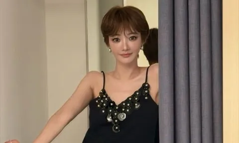 Nữ diễn viên Go Jun Hee khoe vóc dáng mảnh mai đến khó tin