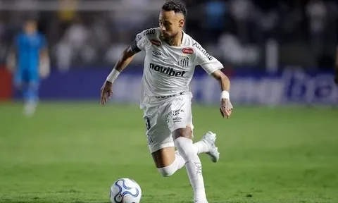World Cup tới gần, Neymar lại đau