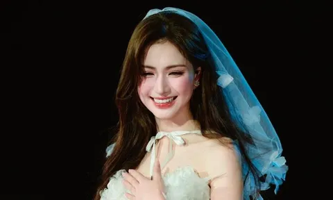 Hòa Minzy ấn định ngày đặc biệt sau khi thức đến 1 giờ sáng
