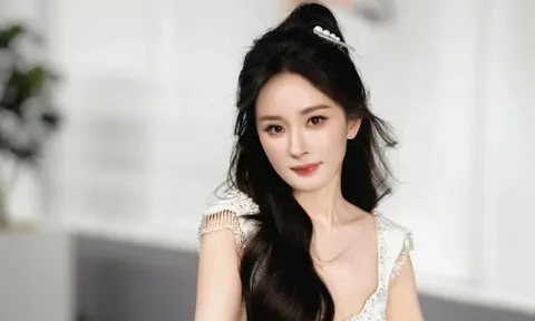 Dương Mịch tung ảnh đời thường 'hack tuổi' trẻ như gái đôi mươi
