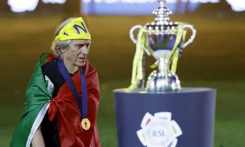 HLV Al Nassr rời đi sau khi vô địch