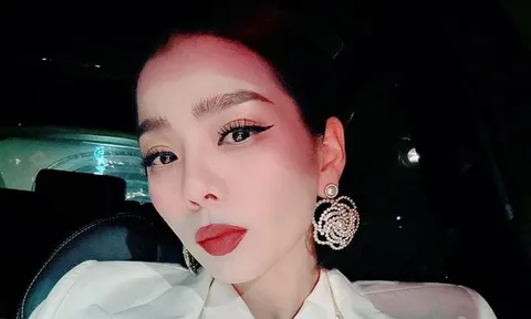 Khán giả 'bao vây' ca sĩ Lệ Quyên