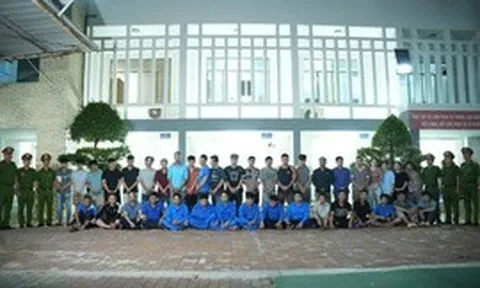 Khởi tố 35 đối tượng tàng trữ, mua bán trái phép chất độc Xyanua