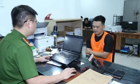 Triệt phá đường dây phát lậu bóng đá "Bún Chả TV", khởi tố 10 đối tượng