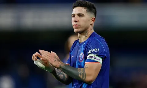 Viễn cảnh Fernandez trở thành tân binh đầu tiên của Mourinho ở Real