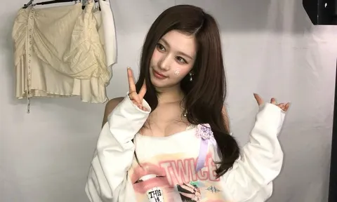 Vẻ ngoài 'đốn tim' của Sana (TWICE)