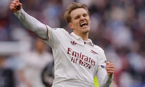 Arsenal nghiên cứu bài penalty của PSG