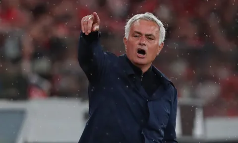 Về Real, Mourinho lập tức ra 'yêu sách' chuyển nhượng