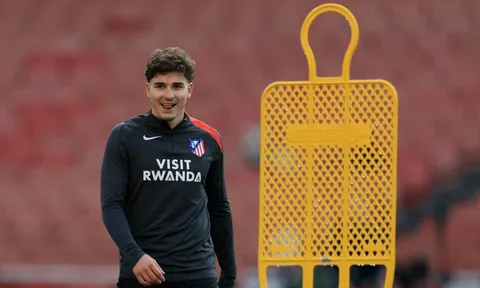 Arsenal 'phá bĩnh' Barca vụ Alvarez