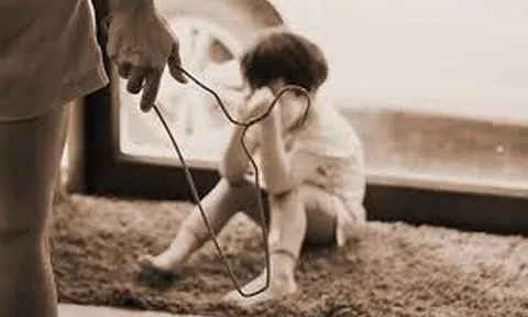 Nóng: Tạm giữ mẹ kế nghi bạo hành con riêng của chồng