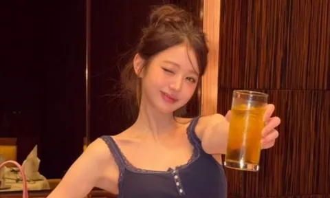 Jang Won Young (IVE) gây sốt với loạt ảnh đời thường
