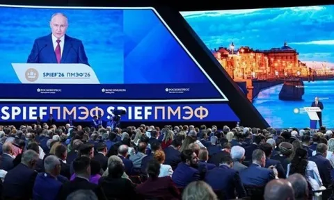 Tổng thống Putin: BRICS đã vượt qua G7... và các trung tâm tăng trưởng mới muốn tự quyết định quỹ đạo phát triển