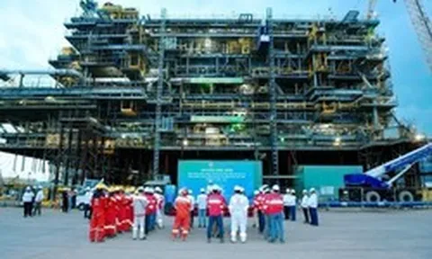 Hơn 4.000 người ngày đêm "thành hình" công trình 24.000 tấn, siêu dự án 12 tỷ USD đạt cột mốc quan trọng