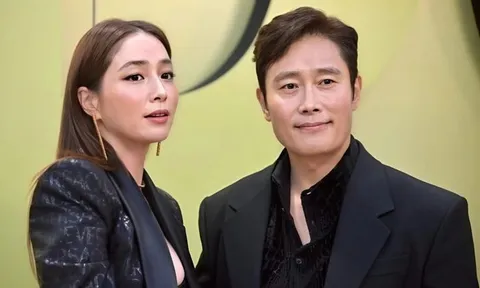 Khoảnh khắc hạnh phúc của Lee Byung Hun và vợ con
