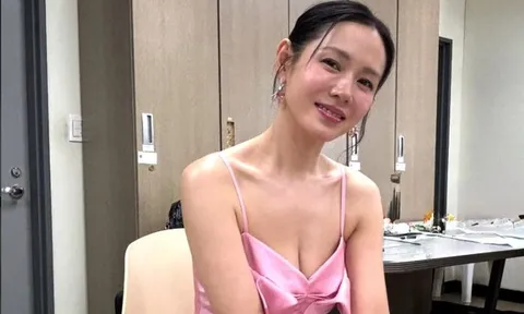 Son Ye Jin tung khoảnh khắc ngọt ngào bên quý tử đầu lòng