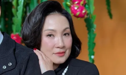 Hồng Đào hẹn hò vui vẻ bên người thương