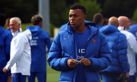 Mbappe vướng ồn ào đời tư trước World Cup
