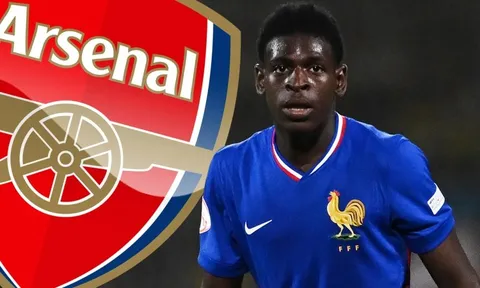 Arsenal hỏi mua cầu thủ PSG