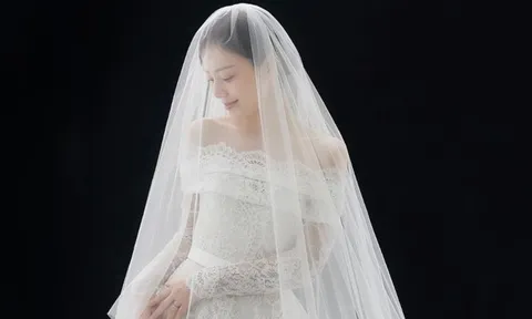 Moon Chae Won khoe ảnh cưới trước thềm hôn lễ
