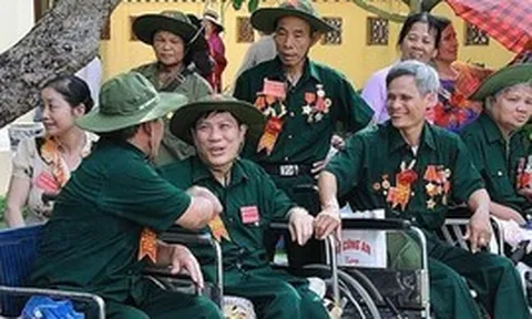 Tặng quà cho hơn 1,56 triệu người có công dịp kỷ niệm 79 năm Ngày Thương binh - Liệt sĩ