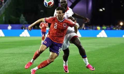 Tuyển Scotland tạm xếp trên Brazil sau lượt trận đầu