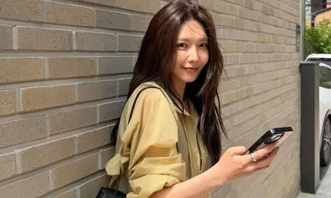 Soo Young lộ diện sau khi chia tay bạn trai hẹn hò 14 năm