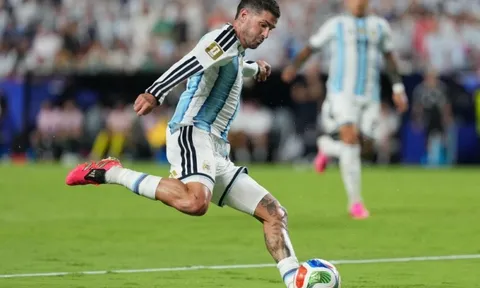 Người hùng thầm lặng sau cú hat-trick của Messi