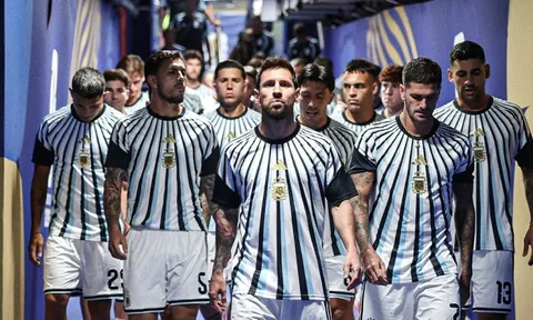 Bức ảnh Messi dẫn đầu dàn sao Argentina gây sốt