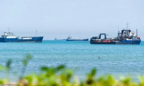 Thỏa thuận Mỹ-Iran vừa có hiệu lực, một tàu chở LNG 'băng băng' tiến về eo biển Hormuz