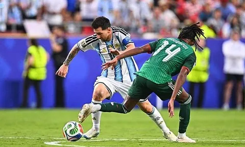 Algeria kiện FIFA vì Messi