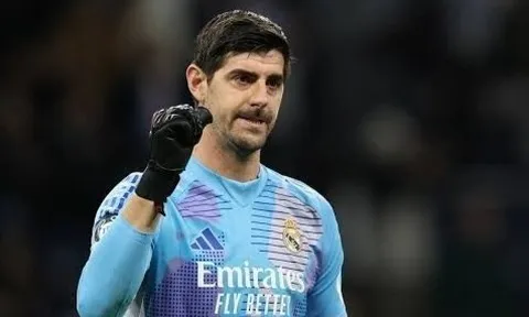 Courtois úp mở tương lai tại Real Madrid