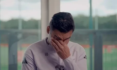 Vợ chồng Casemiro khóc trong lời chia tay MU