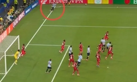 Uruguay mất chiến thắng vì pha việt vị khó tin