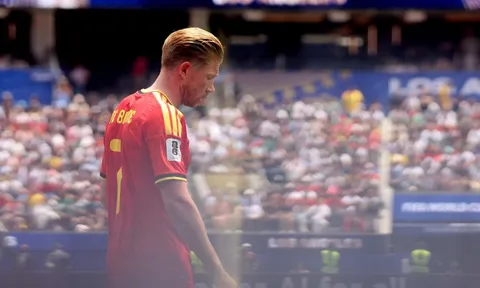 De Bruyne thành tâm điểm chỉ trích