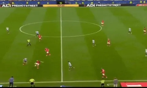 Bàn thắng kỷ lục của Messi không hợp lệ?
