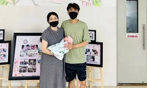 Thư tay xúc động của người cha Singapore có con gái 720 gram được cứu sống ở Đà Nẵng