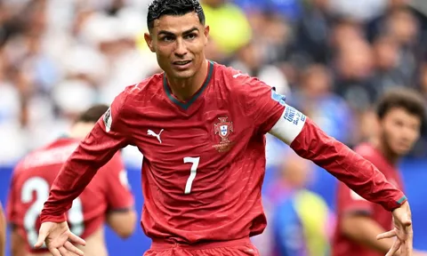 Ronaldo xô đổ kỷ lục của Eusebio