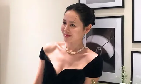 Son Ye Jin nửa kín nửa hở cực quyến rũ